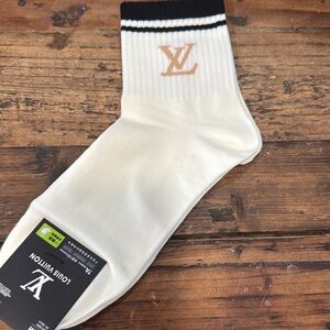 NWT White Casual Socks with Ribbed Texture and LV Branding